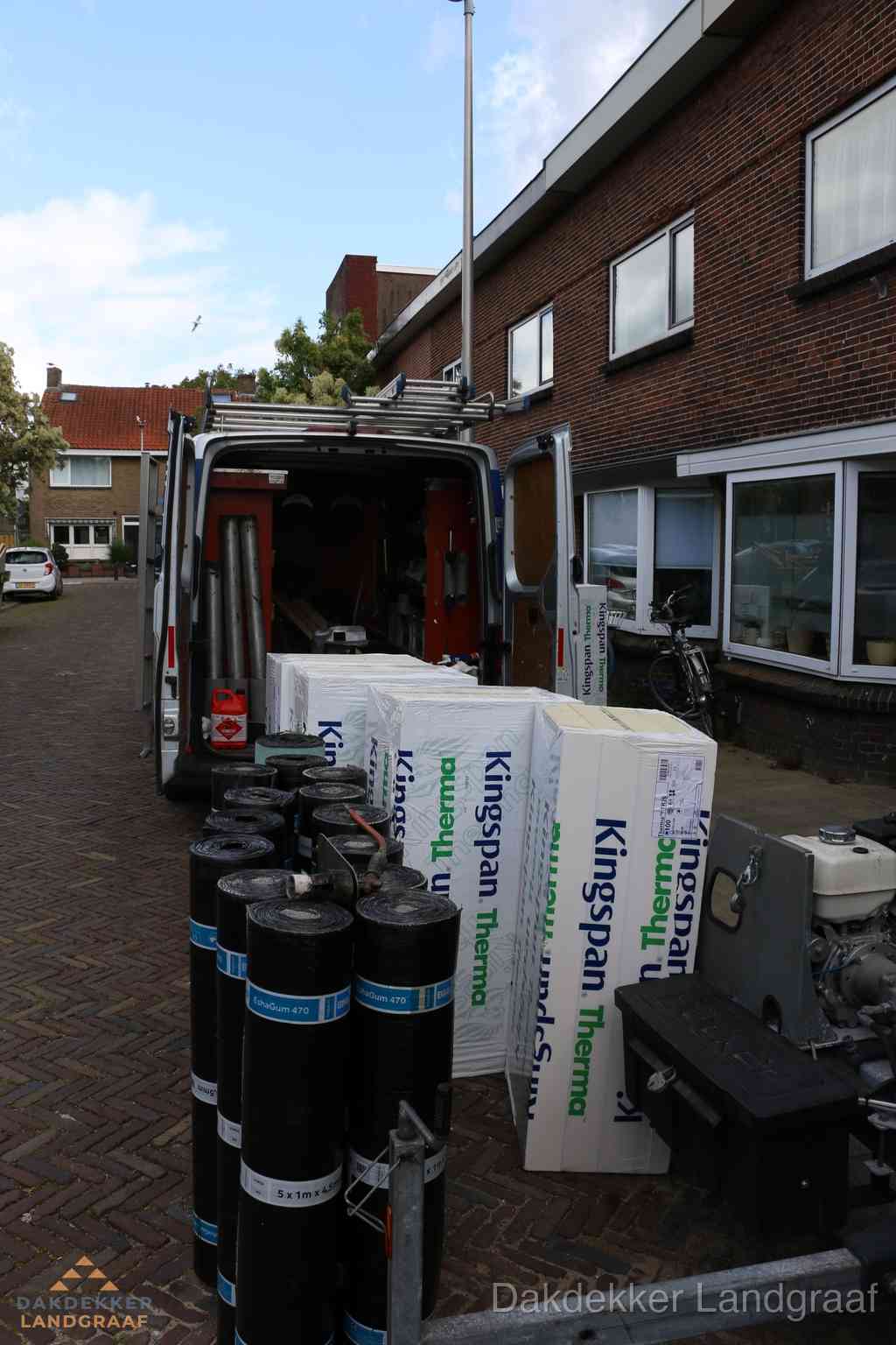 Plat dak met bitumen dakbedekking en brander in Landgraaf Plat dak met bitumen dakbedekking en brander in Landgraaf