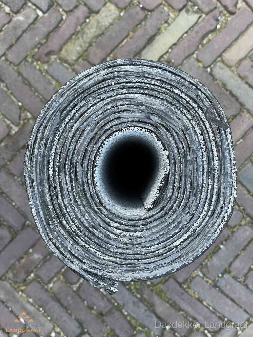 Rol EPDM dakbedekking materiaal voor plat dak in Landgraaf Rol EPDM dakbedekking materiaal voor plat dak in Landgraaf